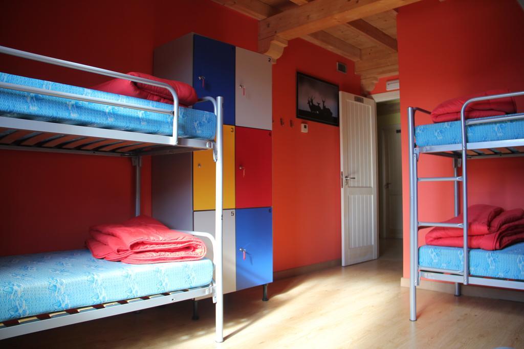 Hostel Curavacas Triollo Rum bild